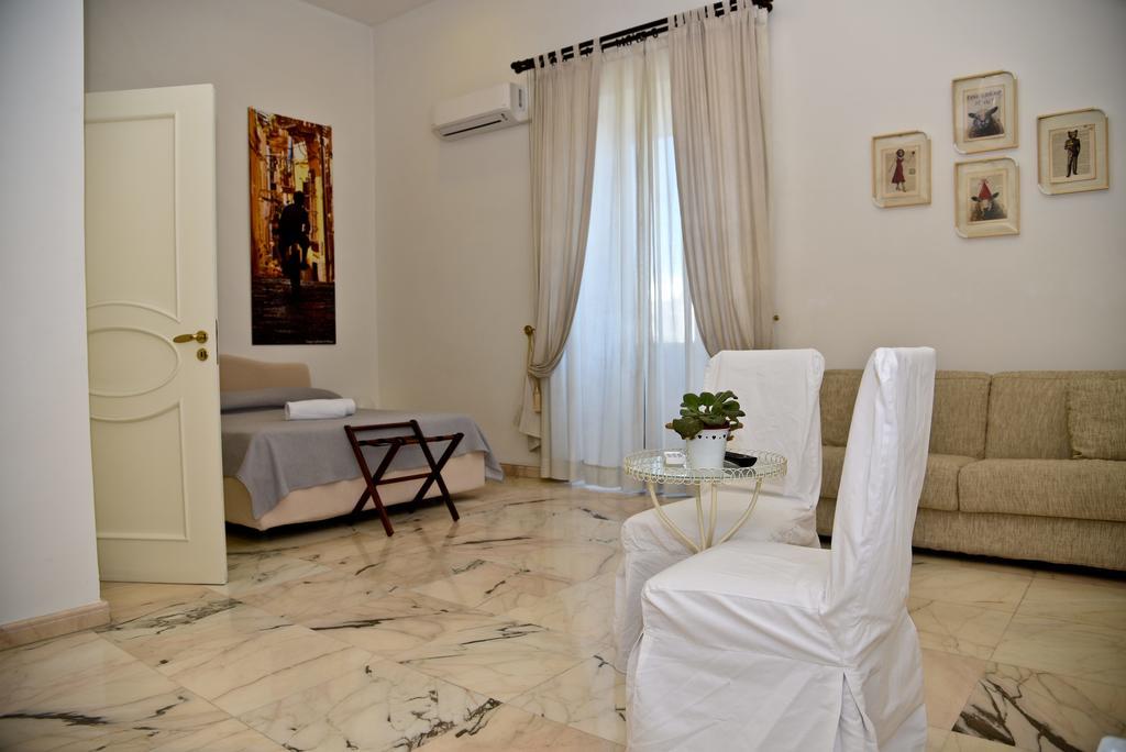 B&B Palazzo Ruffo Di Bagnara Наполи Екстериор снимка
