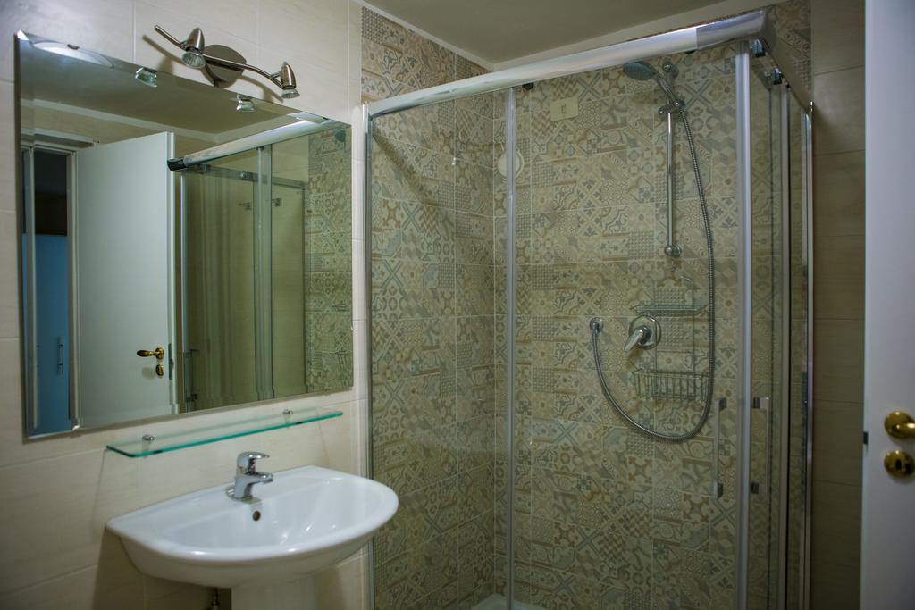 B&B Palazzo Ruffo Di Bagnara Наполи Екстериор снимка